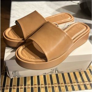 Carlita Ultimate Comfort